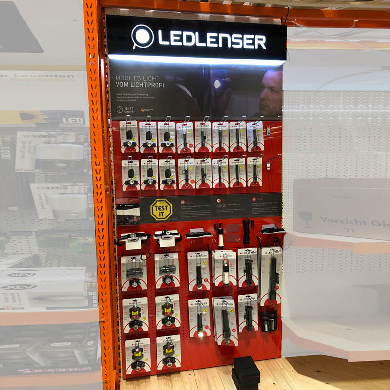 Ladenbauwanddisplay - Tegowand Display - Shop in Shop Wände