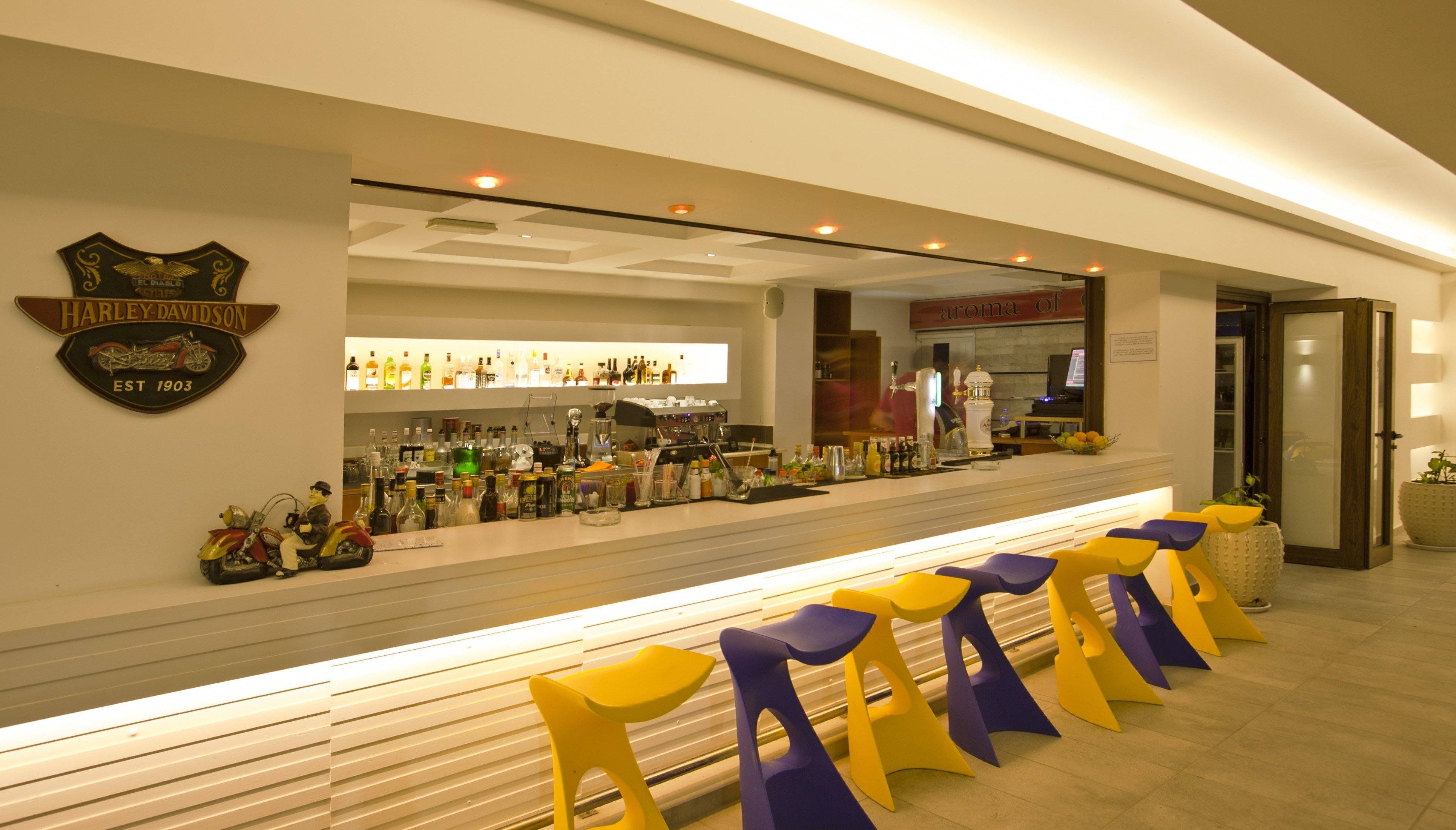 Slide Koncord an einer Indoor Bar