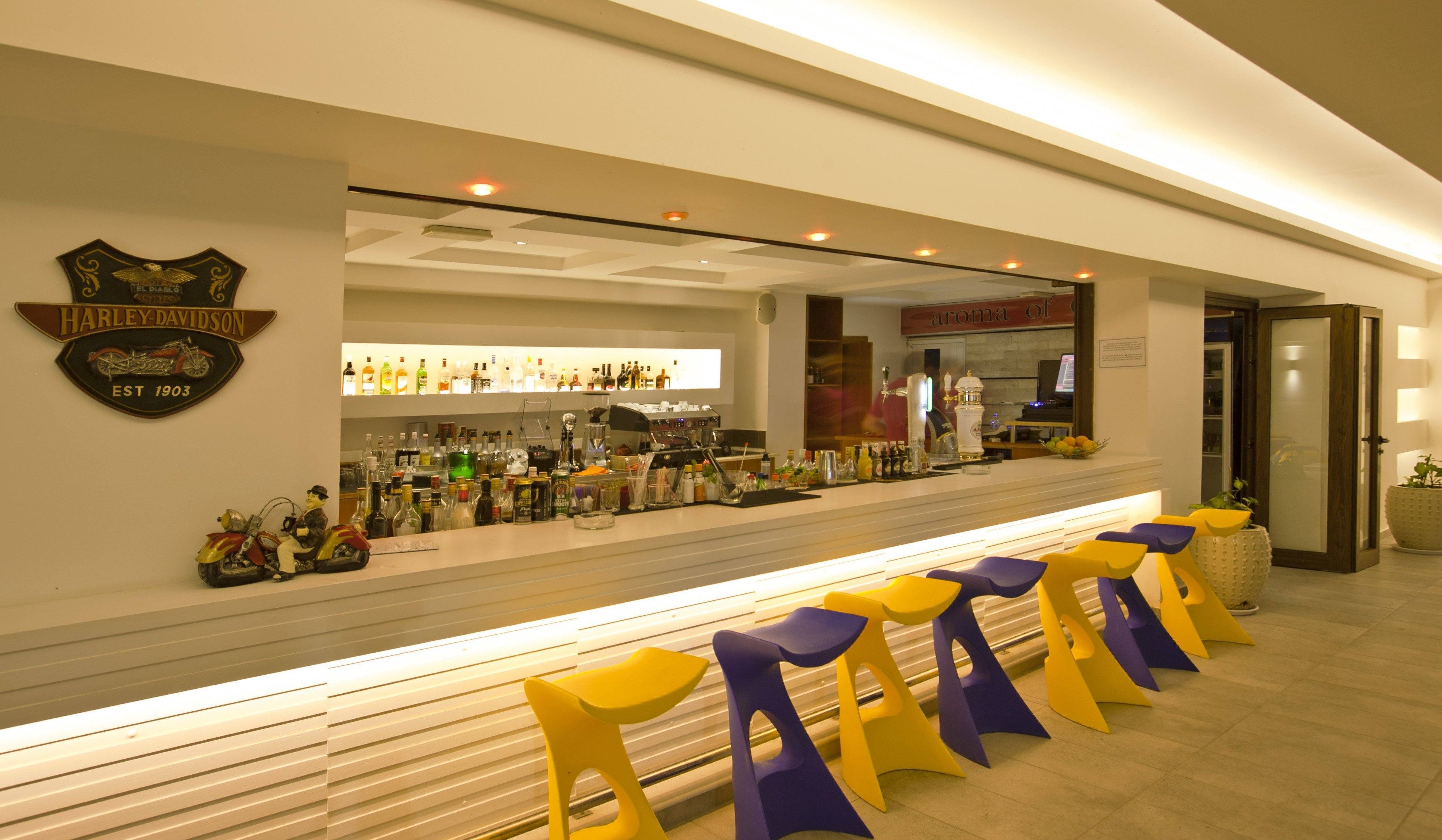 Slide Koncord an einer Indoor Bar