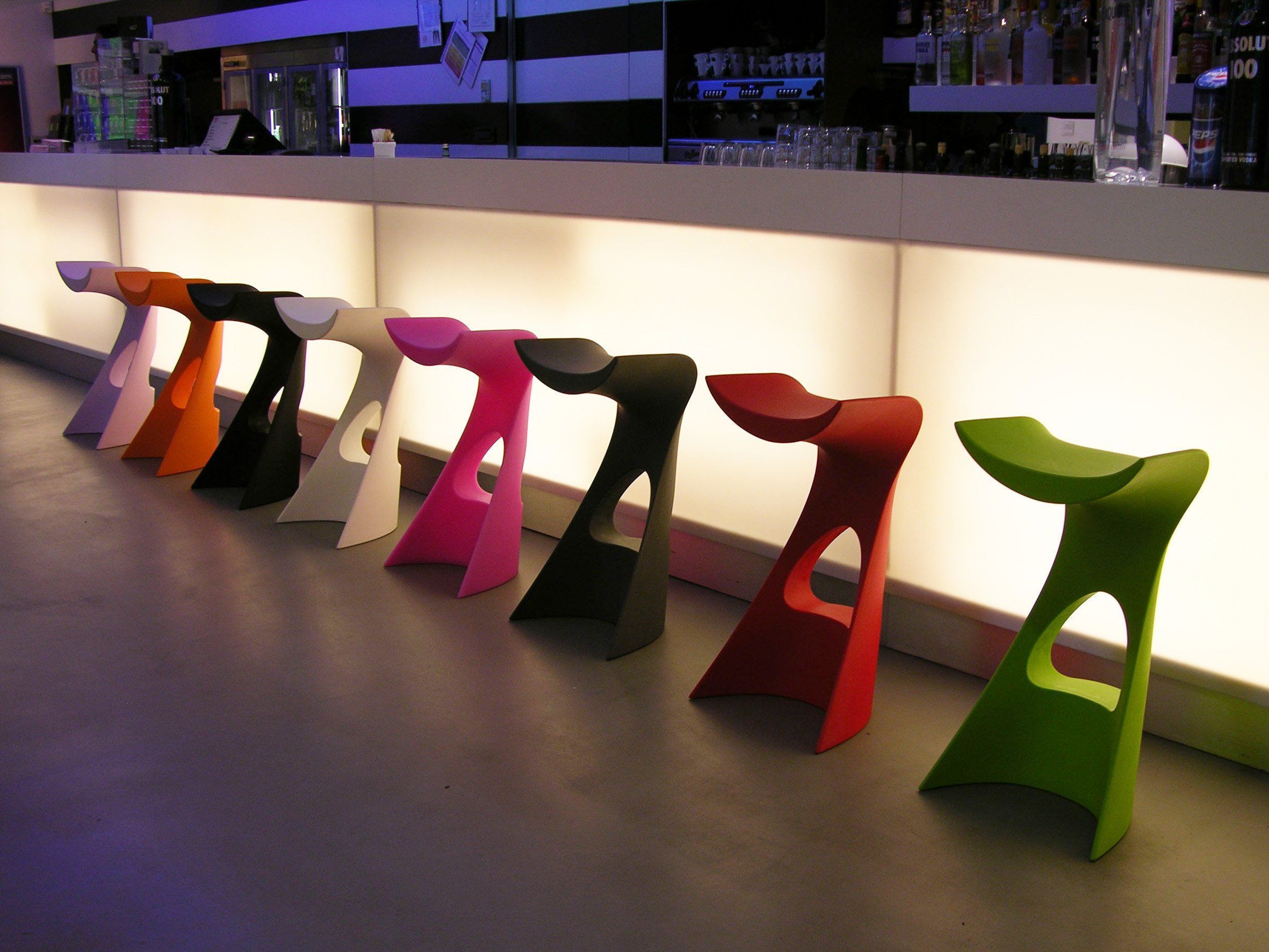 Slide KONCORD Barstuhl | Design Karim Rashid - Inddor und Outdoor Bars Resurants und Hotels