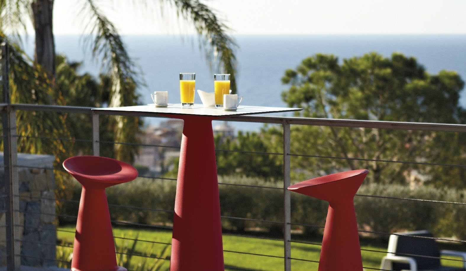 3er Set Barhocker VOILÀ für Indoor + Outdoor | Sitzmöbel | brandamba.com