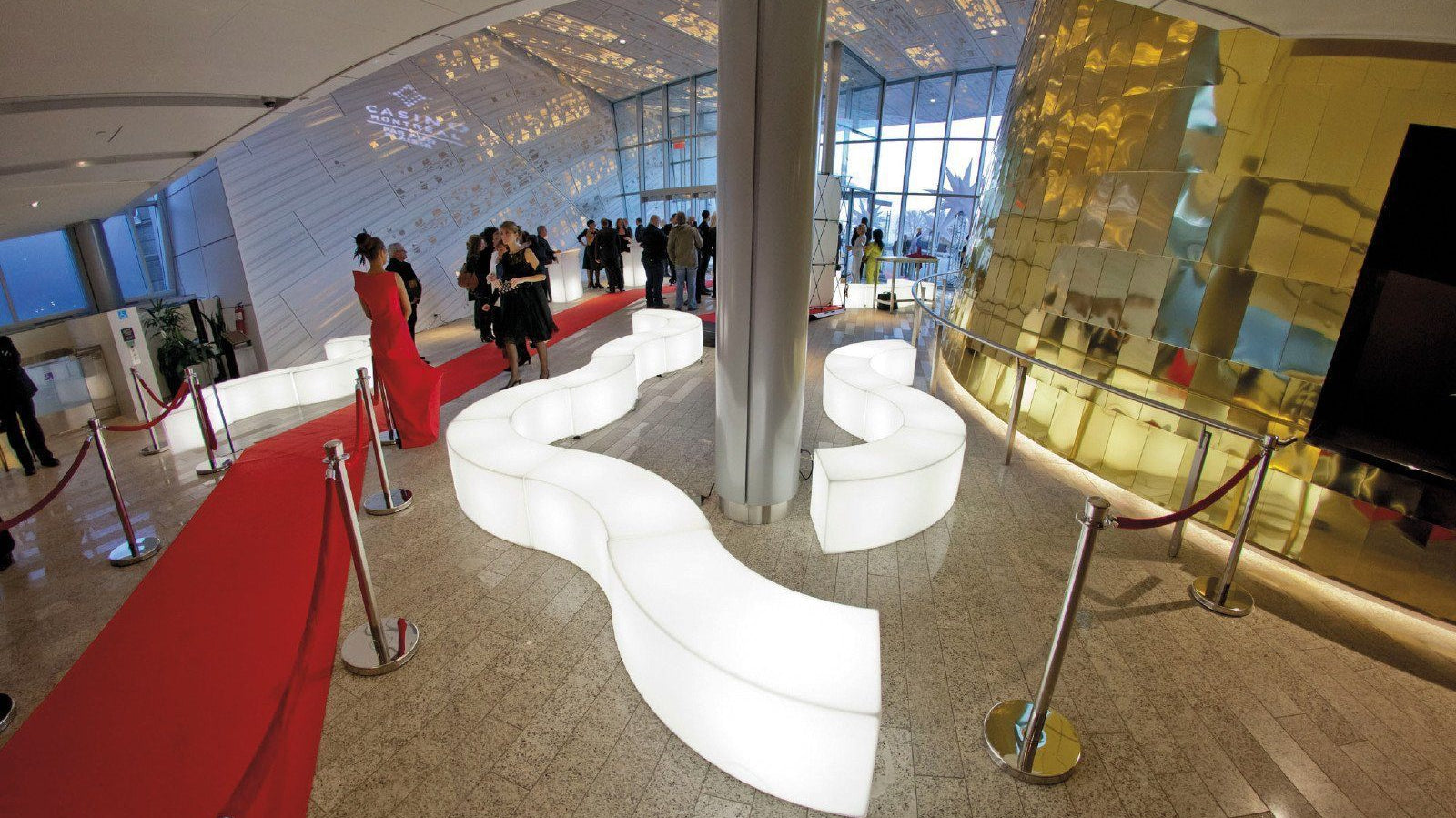 3er Set | Beleuchtbare Podeste / Sitzobjekte SNAKE von Slide Studio | Sitzmöbel | brandamba.com