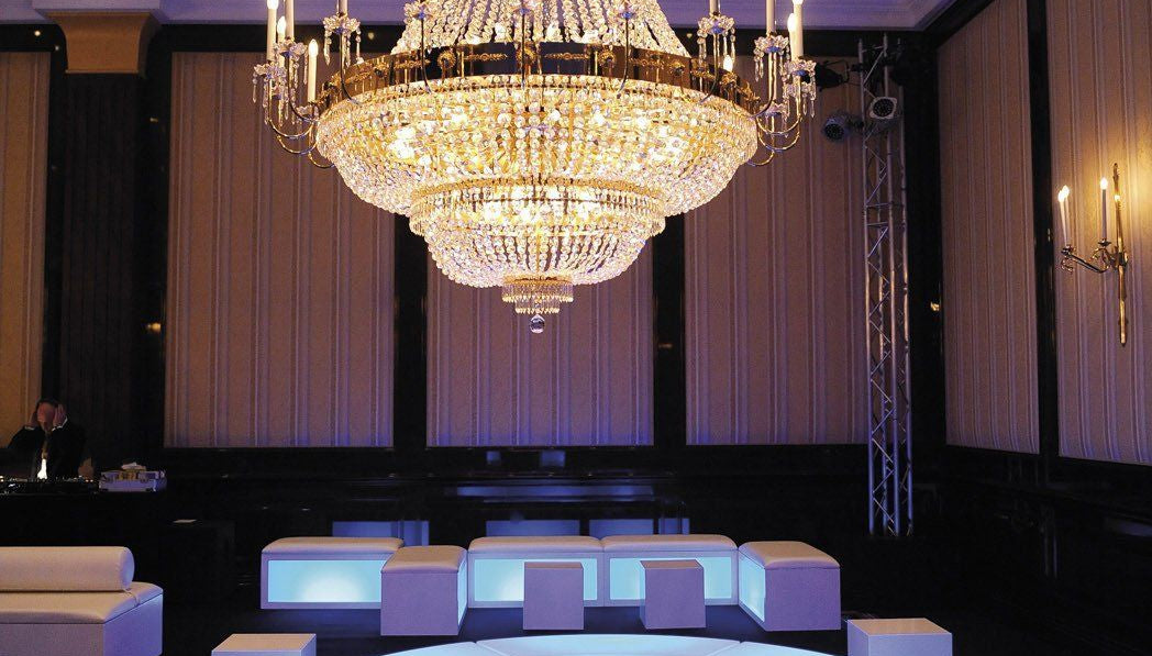 3er Set | Beleuchtbare Podeste / Sitzobjekte SNAKE von Slide Studio | Sitzmöbel | brandamba.com