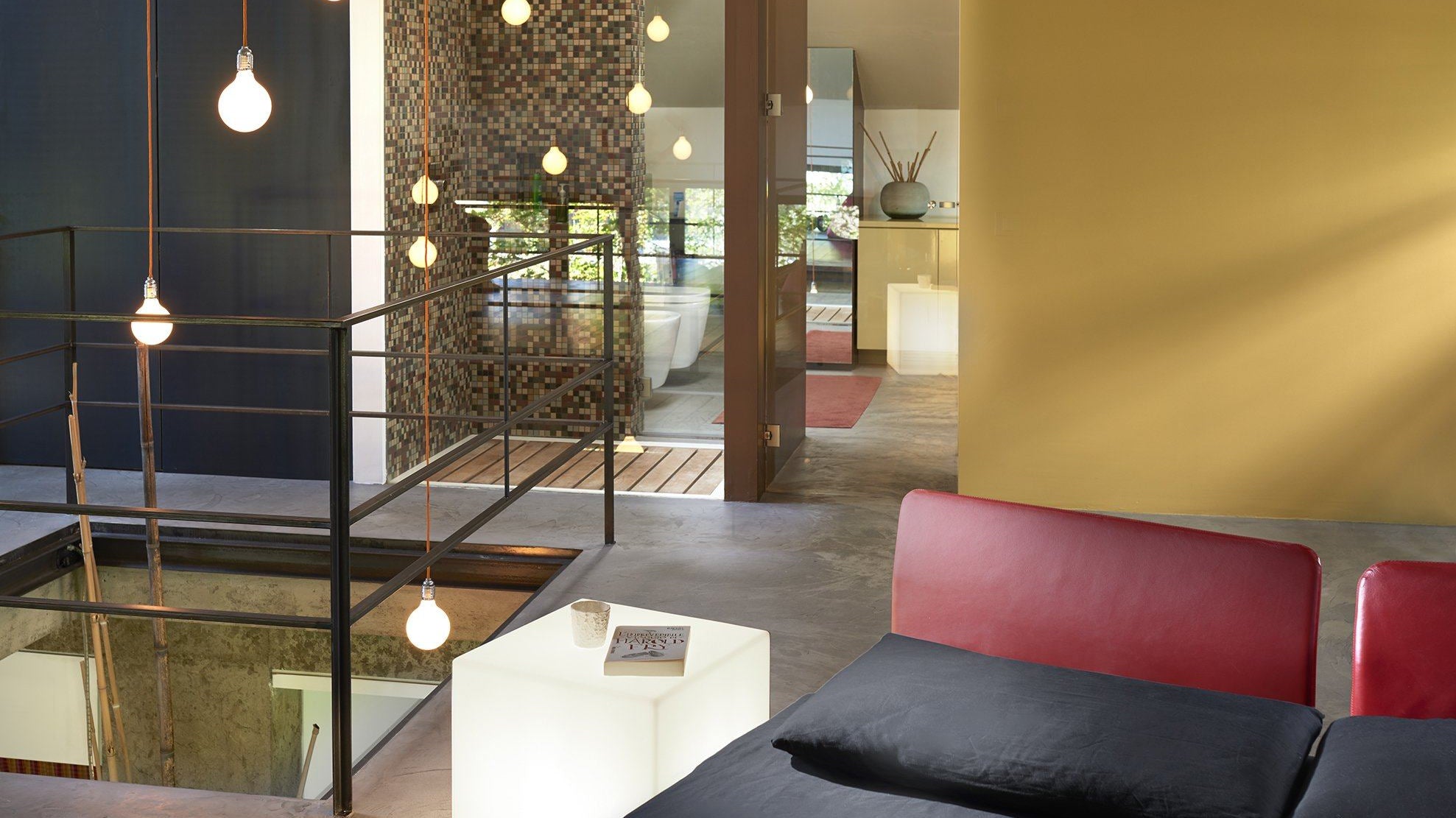 4er Set - Beleuchtbare Podeste SLIDE CUBO 40 für Indoor + Outdoor | Produktpräsentation | brandamba.com