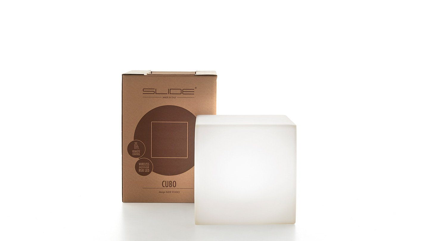 4er Set - Beleuchtbare Podeste SLIDE CUBO 40 für Indoor + Outdoor | Produktpräsentation | brandamba.com