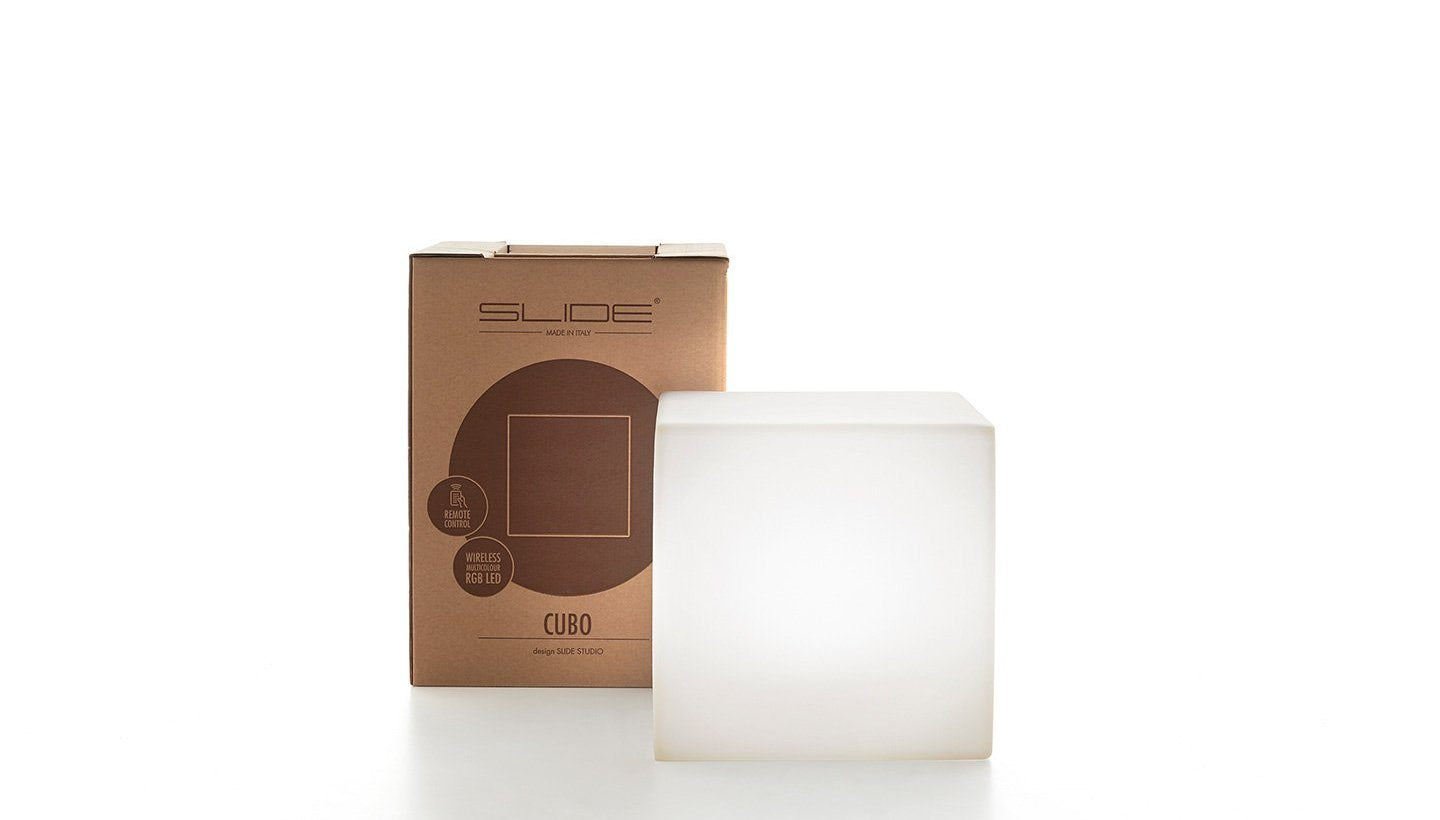 4er Set - Beleuchtbare Podeste SLIDE CUBO 40 für Indoor + Outdoor | Produktpräsentation | brandamba.com