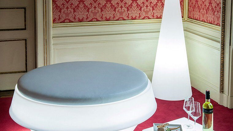 4er Set - Beleuchtbare Podeste SLIDE CUBO 40 für Indoor + Outdoor | Produktpräsentation | brandamba.com