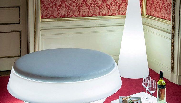 4er Set - Beleuchtbare Podeste SLIDE CUBO 40 für Indoor + Outdoor | Produktpräsentation | brandamba.com