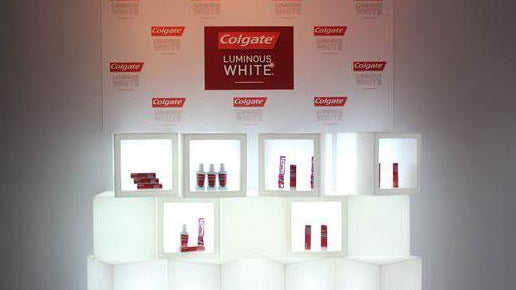 5er Set OPEN CUBE 45 Modular Display beleuchtet von Slide Studio | Produktpräsentation | brandamba.com