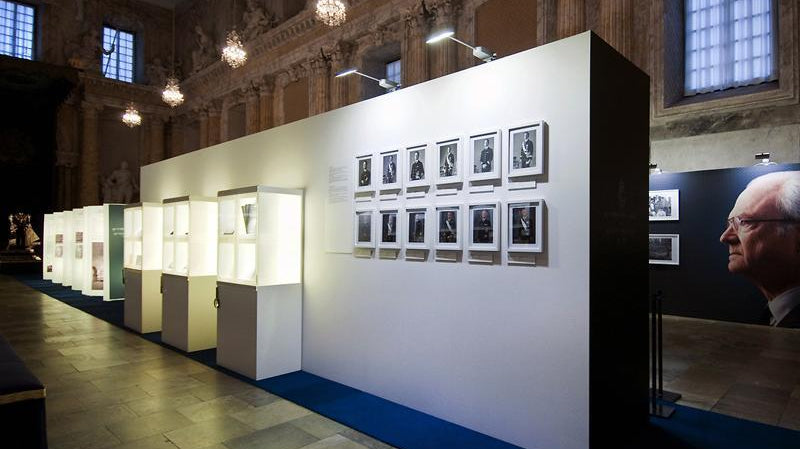 5er Set OPEN CUBE 45 Modular Display beleuchtet von Slide Studio | Produktpräsentation | brandamba.com