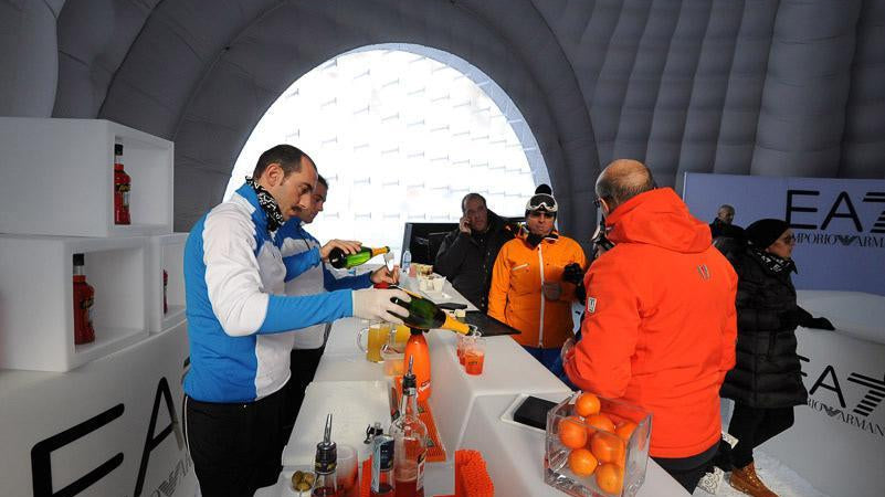 5er Set OPEN CUBE 45 Modular Display beleuchtet von Slide Studio | Produktpräsentation | brandamba.com