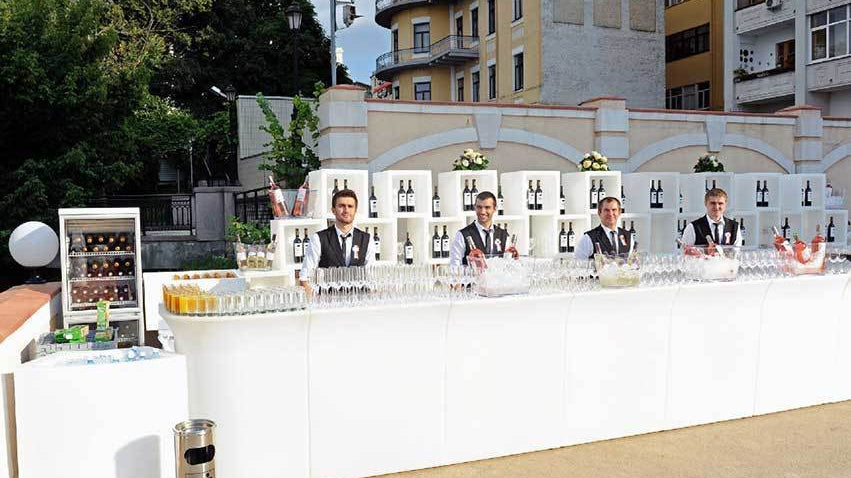 5er Set OPEN CUBE 45 Modular Display beleuchtet von Slide Studio | Produktpräsentation | brandamba.com