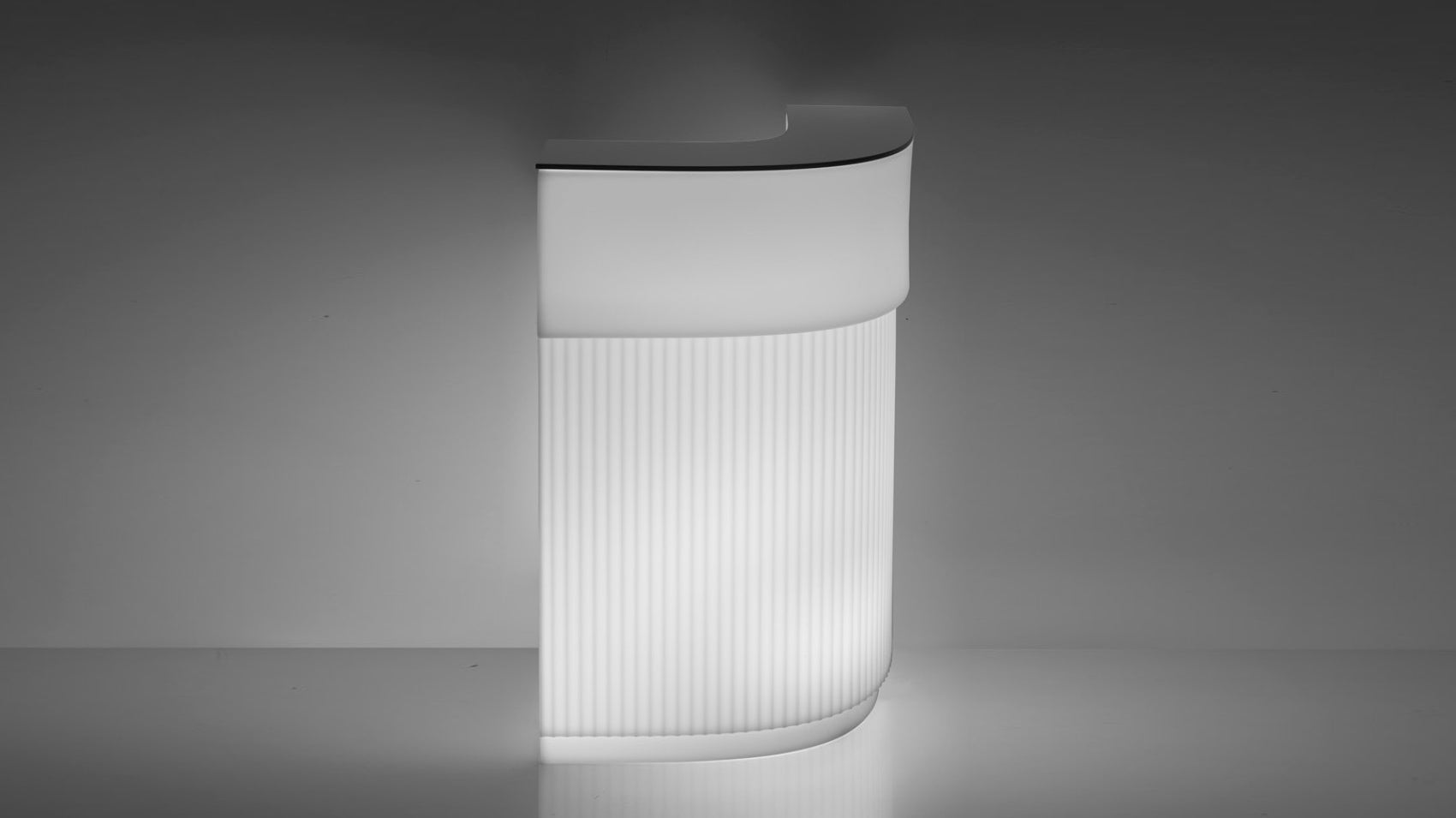Slide CORDIALE CORNER | LED-BAR | Leuchttheke | Roberto Paoli