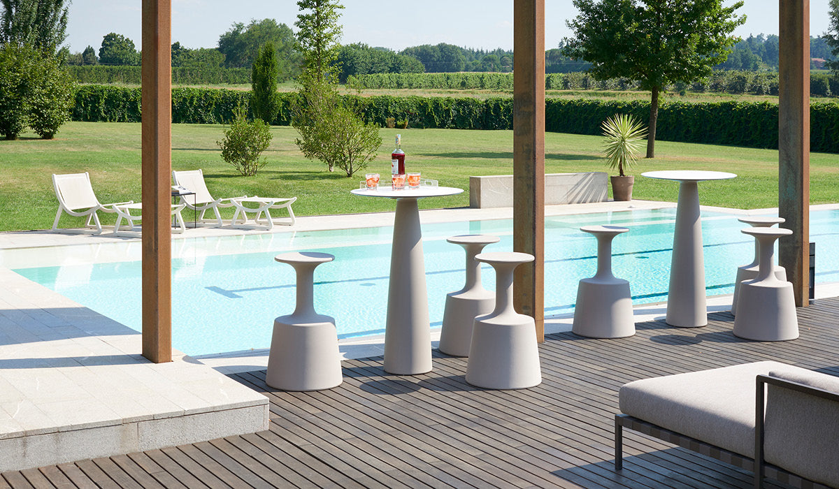 Slide DRINK Barstuhl mit Slide Peak Stehtsich - am Pool