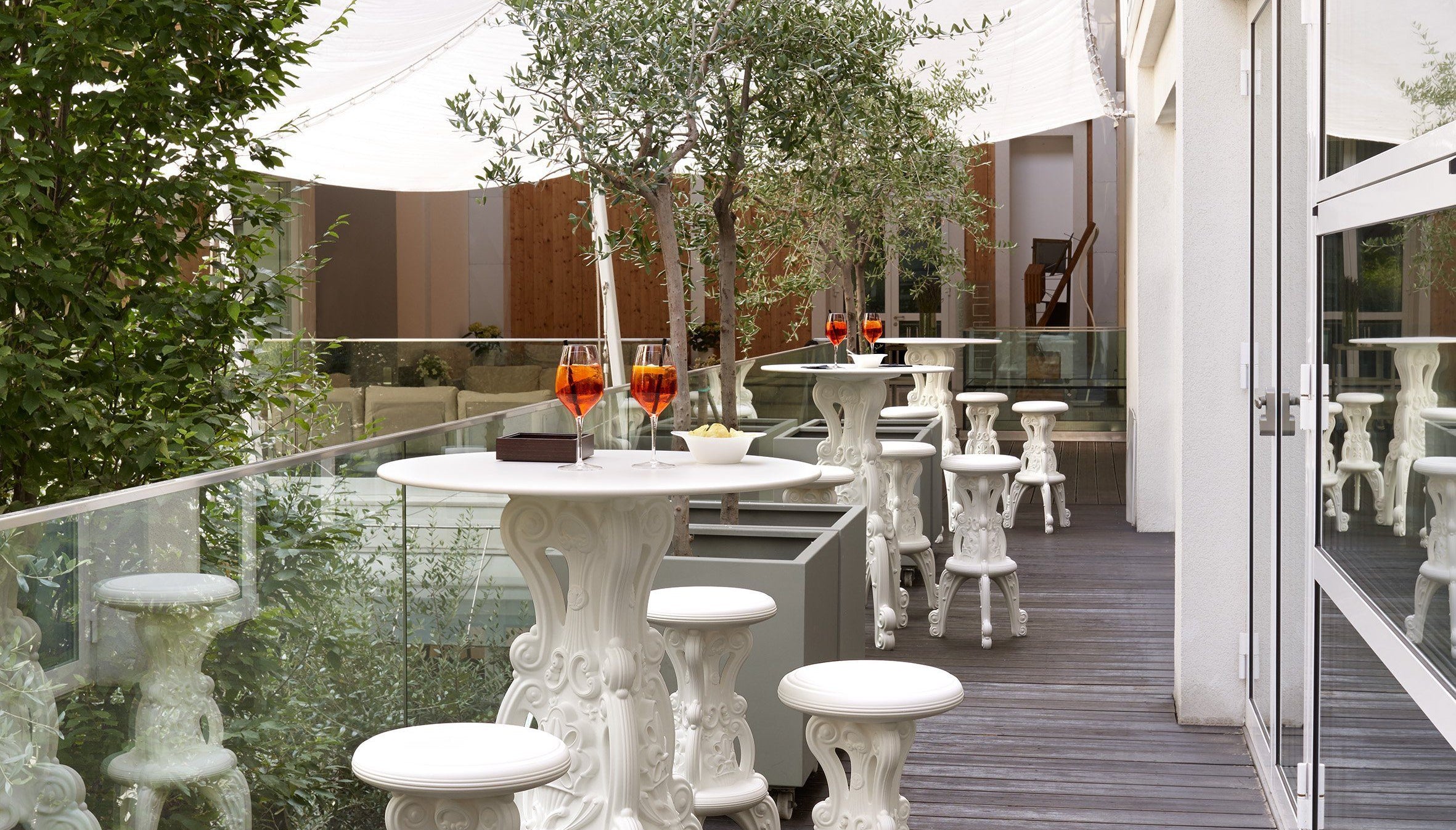 Barhocker MISTER OF LOVE für INDOOR + OUTDOOR | Sitzmöbel | brandamba.com