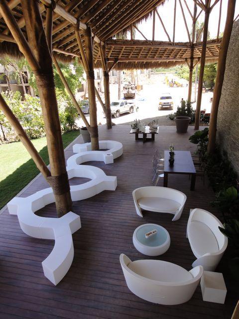 Beistelltisch SLIDE CHUBBY SIDE TABLE für Indoor + Outdoor | Tische | brandamba.com