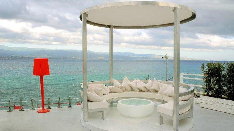 Beistelltisch SLIDE CHUBBY SIDE TABLE für Indoor + Outdoor | Tische | brandamba.com