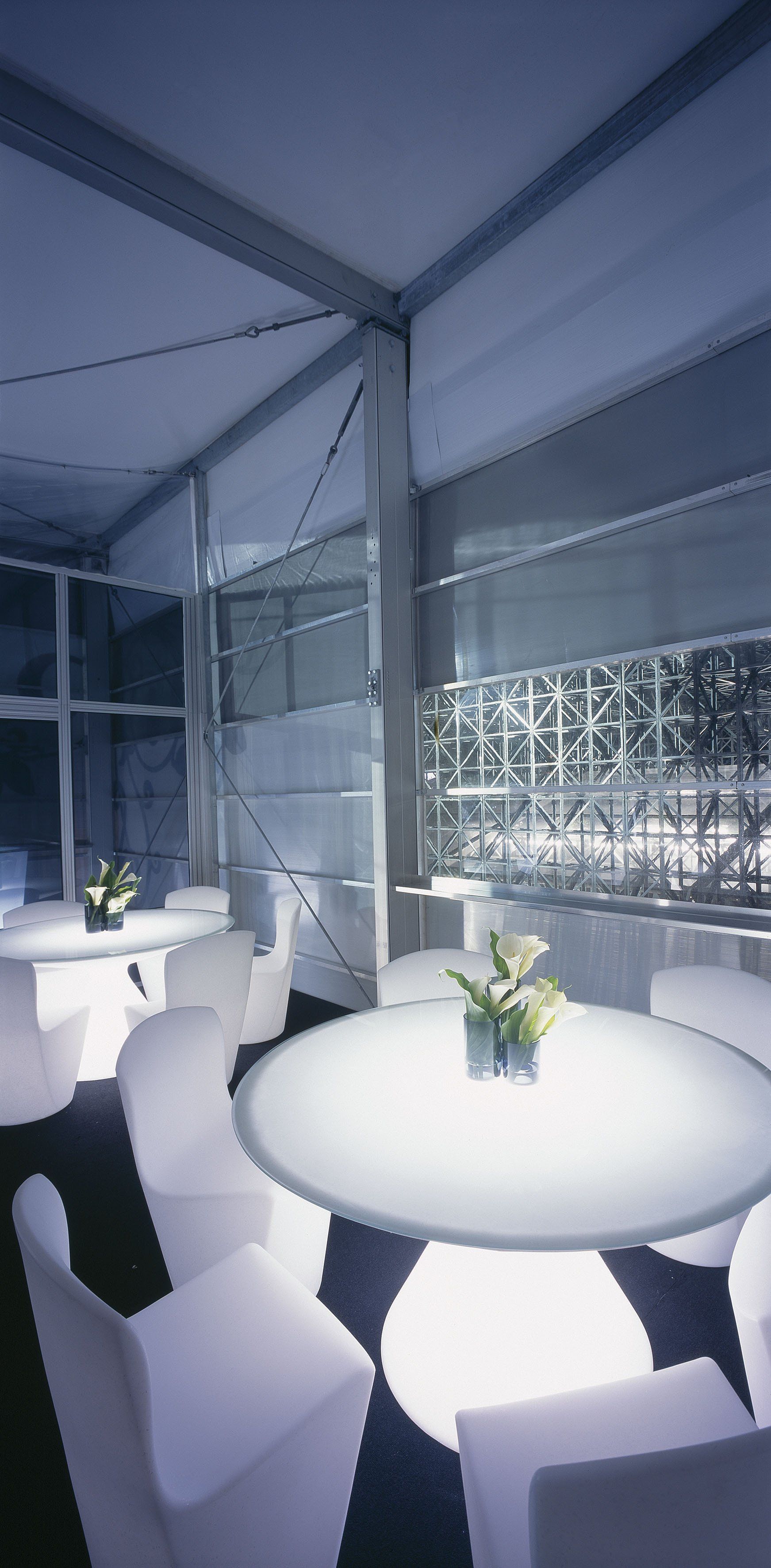 Beleuchtbarer Tisch, Esstisch, Präsentationstisch ED von Guglielmo Berchicci | Tische | brandamba.com