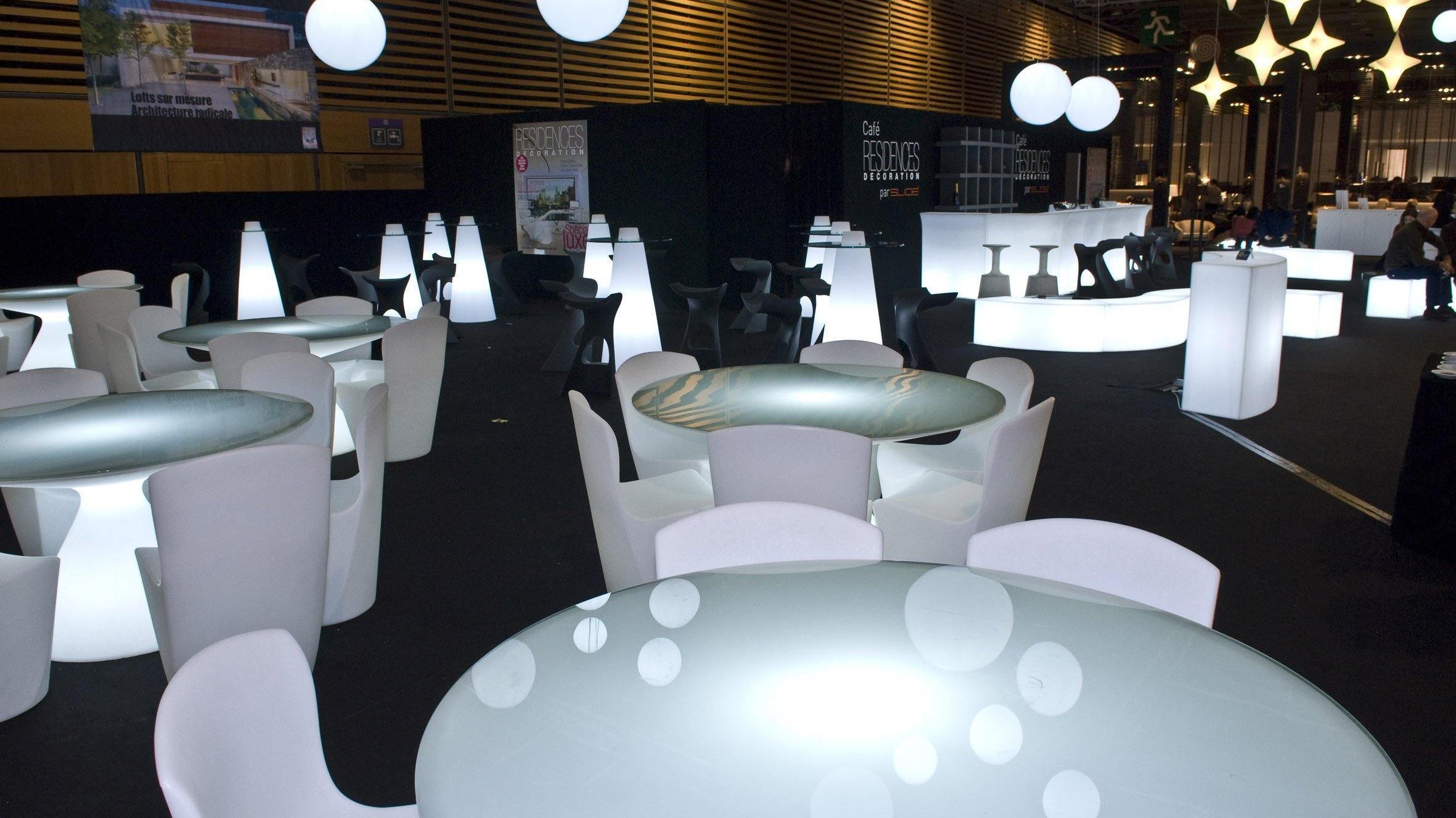 Beleuchtbarer Tisch, Esstisch, Präsentationstisch ED von Guglielmo Berchicci | Tische | brandamba.com