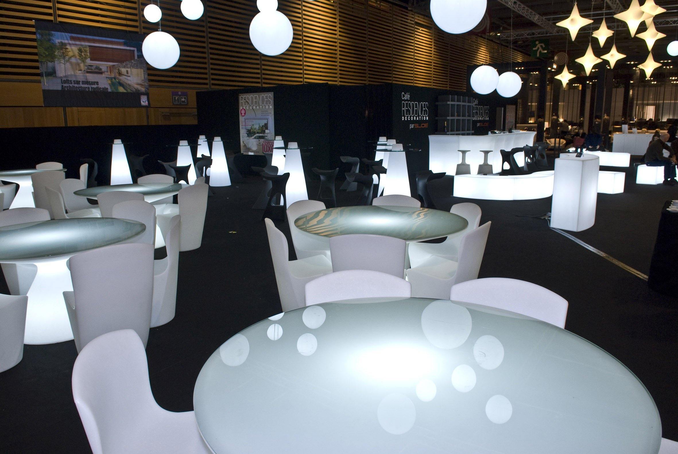 Beleuchtbarer Tisch, Esstisch, Präsentationstisch ED von Guglielmo Berchicci | Tische | brandamba.com