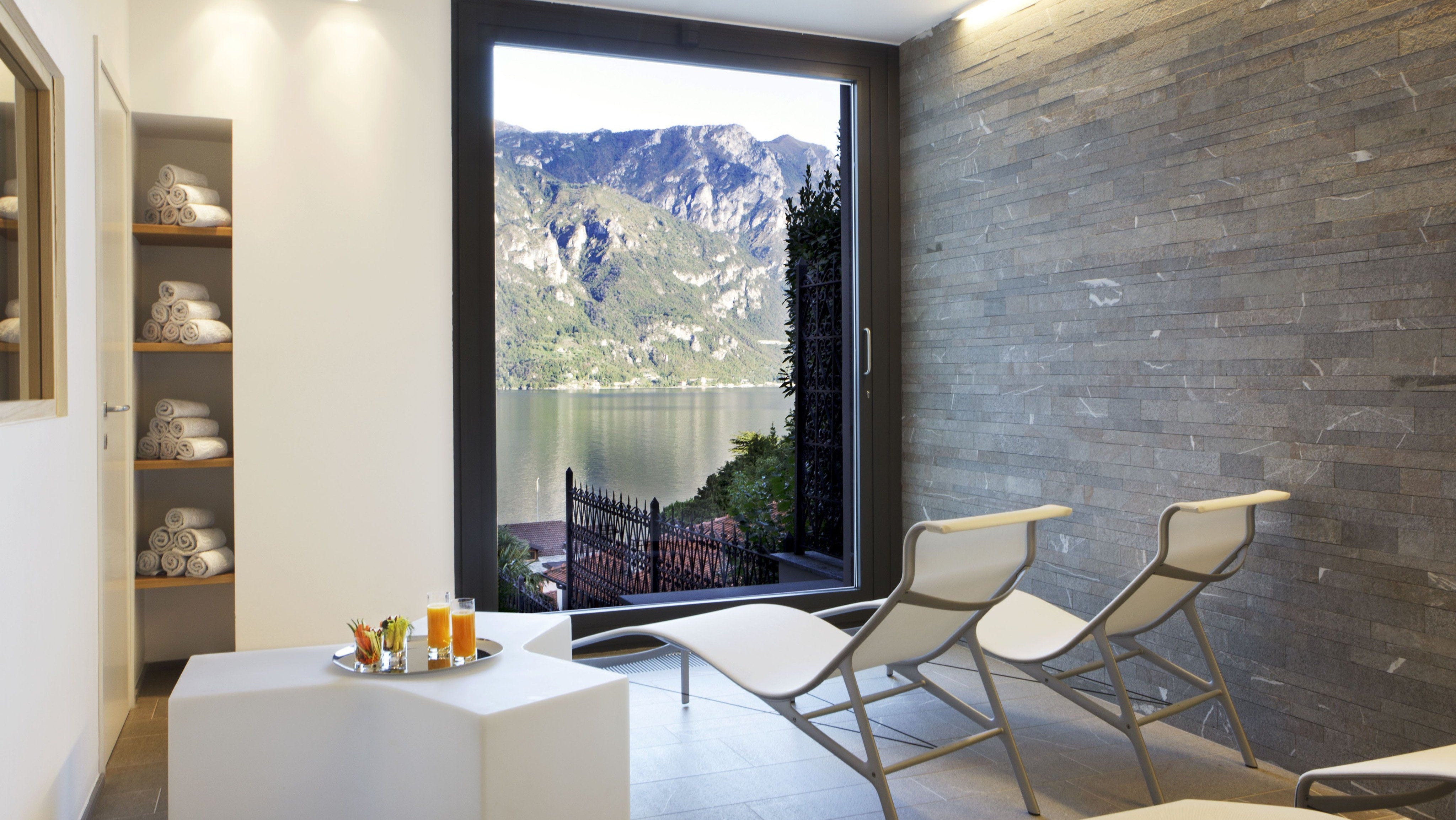 Beleuchtbares Podest YPSILON von Slide Studio | Produktpräsentation | brandamba.com