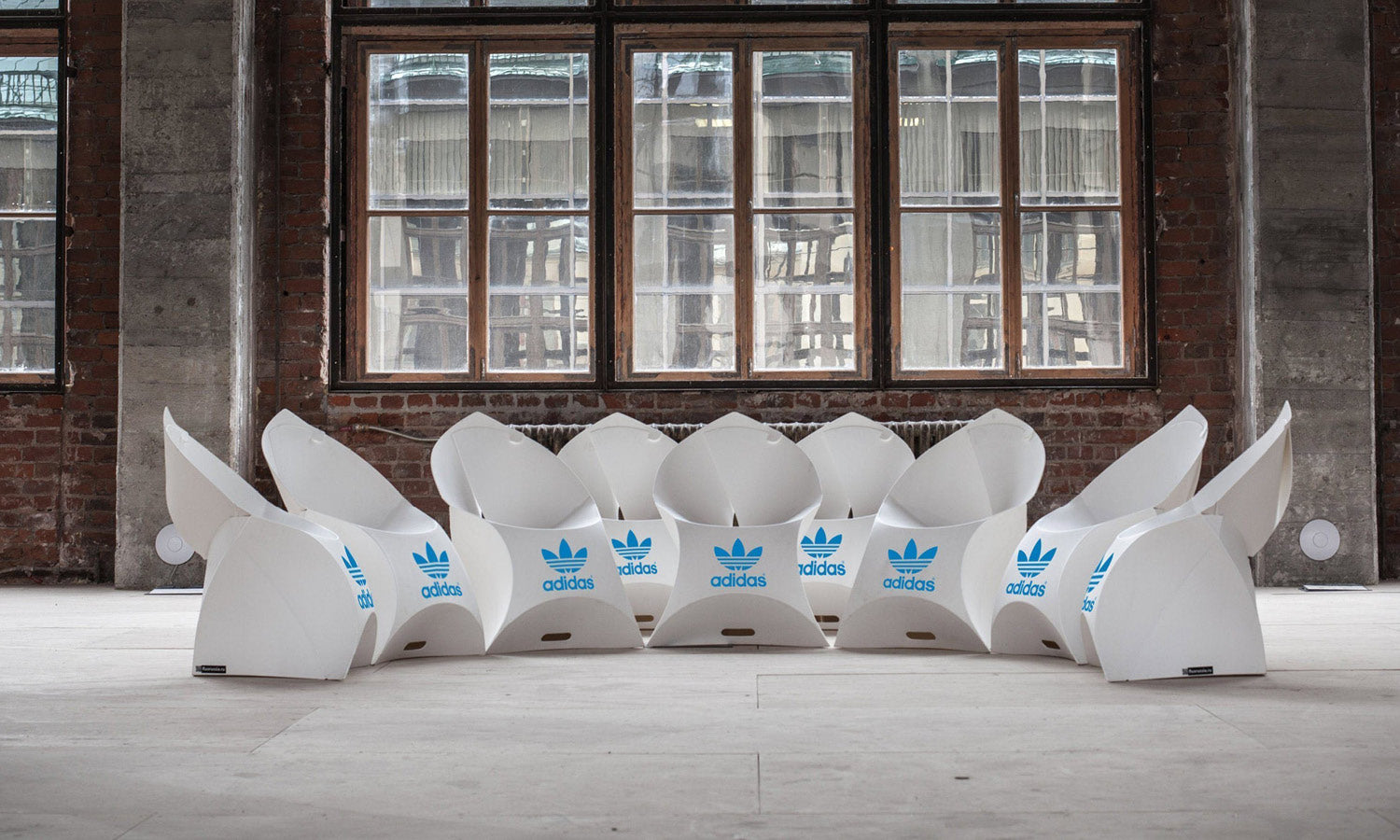 flux chair Faltstuhl - weiß - mit Logo Sticker