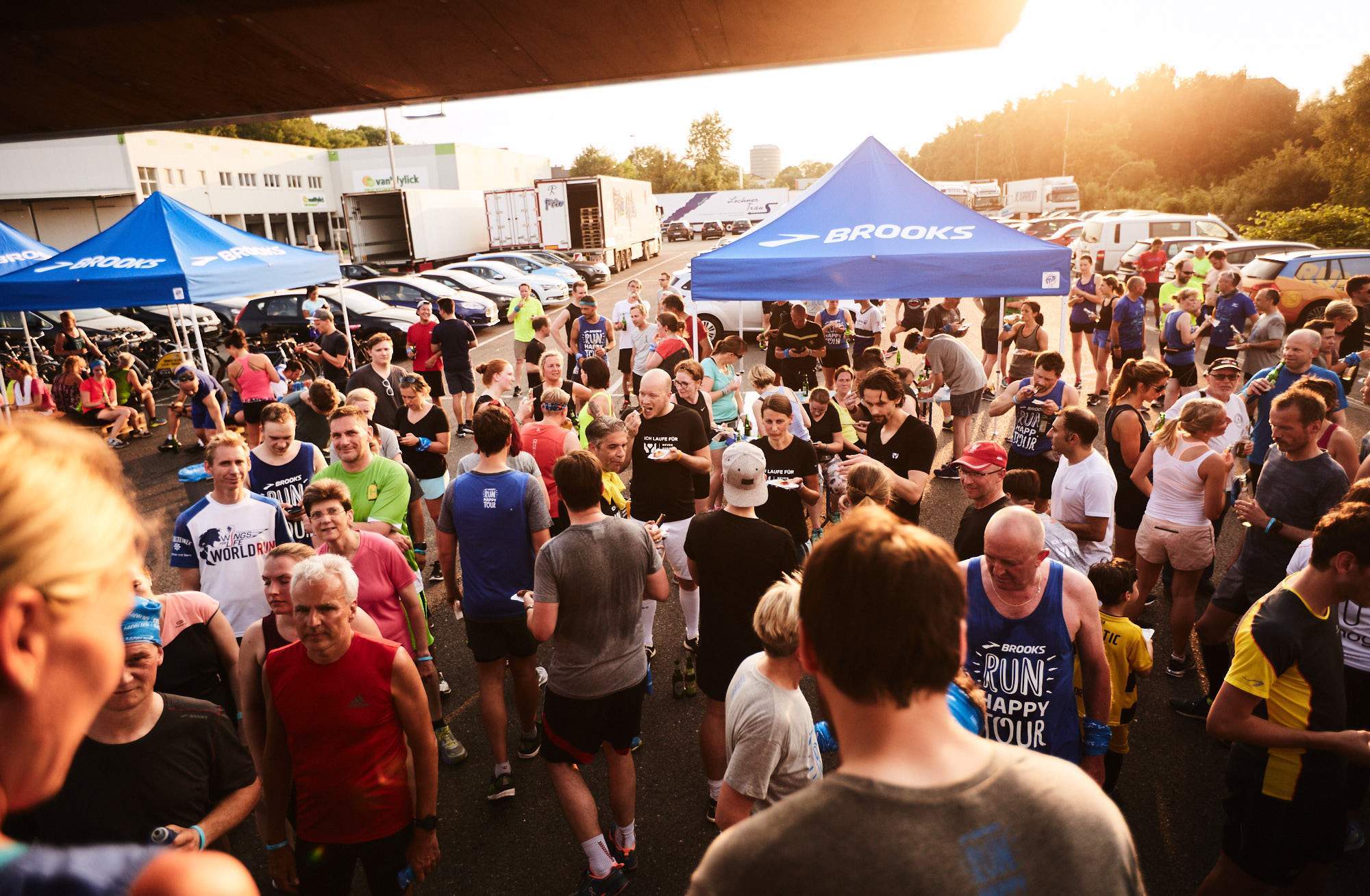 Faltzelt / Eventzelt E-Z UP Eclipse 2,5 x 2,5m - inkl. 4c Dach Bedruckung | Faltzelt | brandamba.com