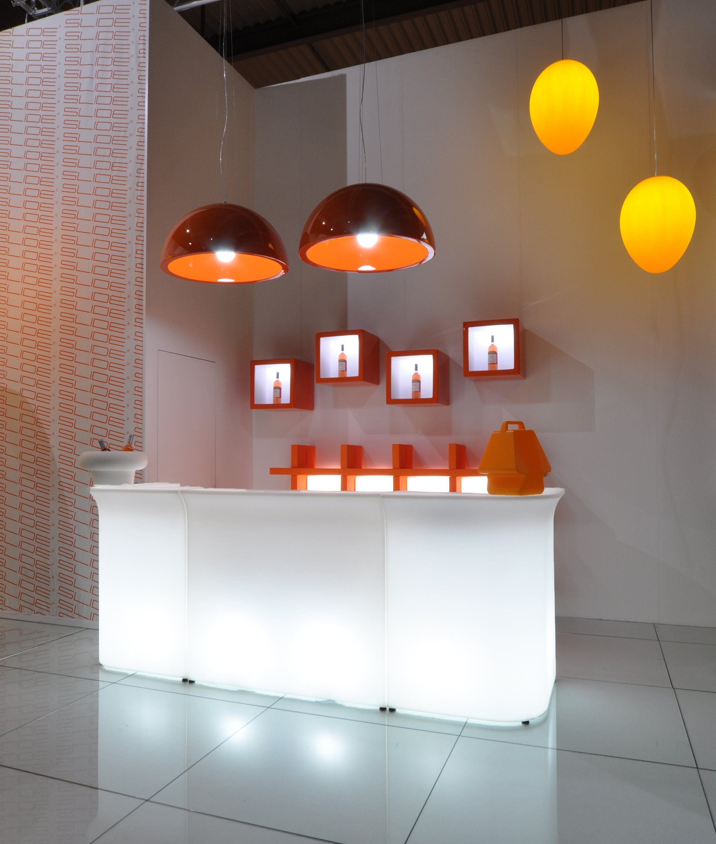 Leuchttheke BREAK CORNER, Eckelement | LED Theke | brandamba.com
