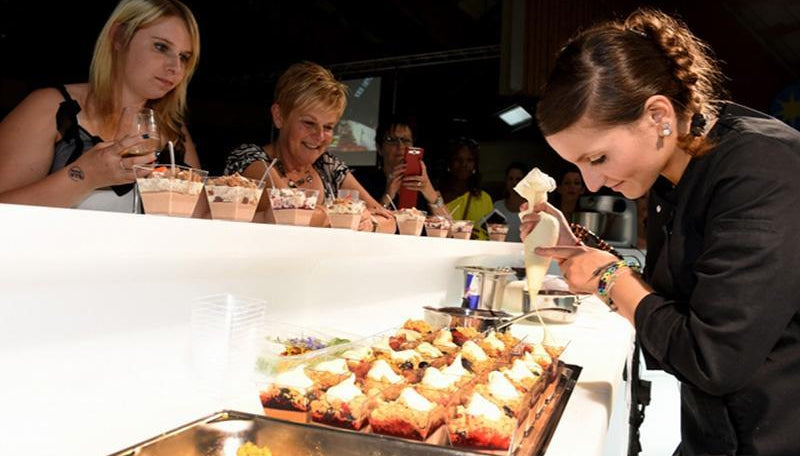 SLIDE BREAK LINE - beleuchtbare Indoor und Outdoor Theke | LED Theke | brandamba.com