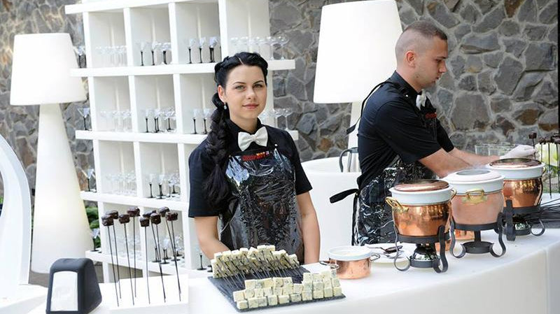 Leuchttheke BREAK LINE mit COCKTAIL STATION + SPEED RACK | LED Theke | brandamba.com