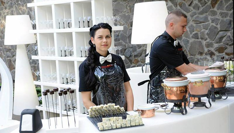 Leuchttheke BREAK LINE mit COCKTAIL STATION + SPEED RACK | LED Theke | brandamba.com