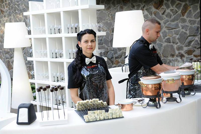 Leuchttheke BREAK LINE mit COCKTAIL STATION + SPEED RACK | LED Theke | brandamba.com