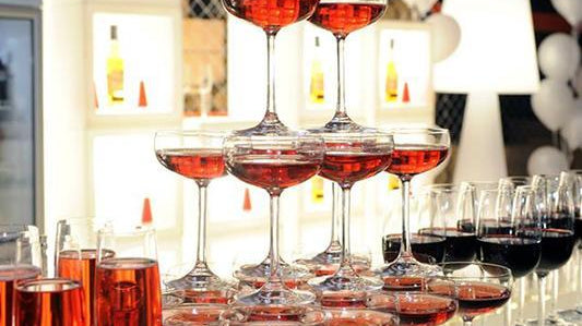 Leuchttheke BREAK LINE mit COCKTAIL STATION + SPEED RACK | LED Theke | brandamba.com