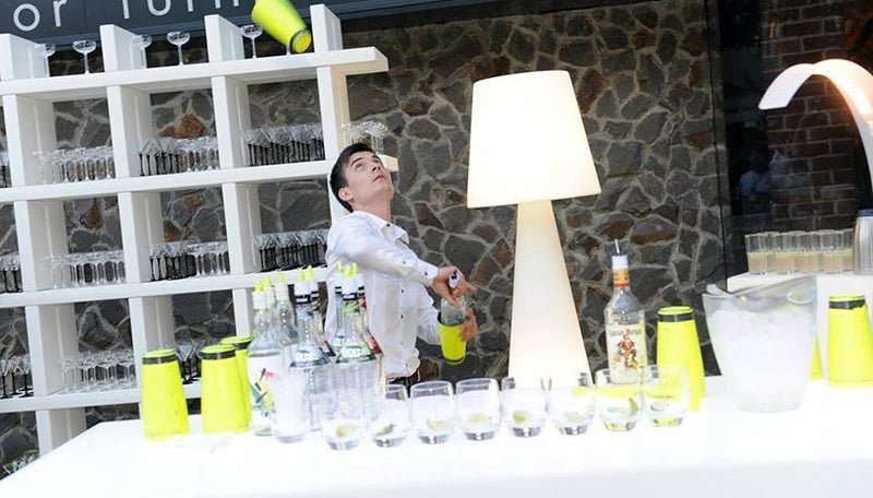 Leuchttheke BREAK LINE mit COCKTAIL STATION + SPEED RACK | LED Theke | brandamba.com