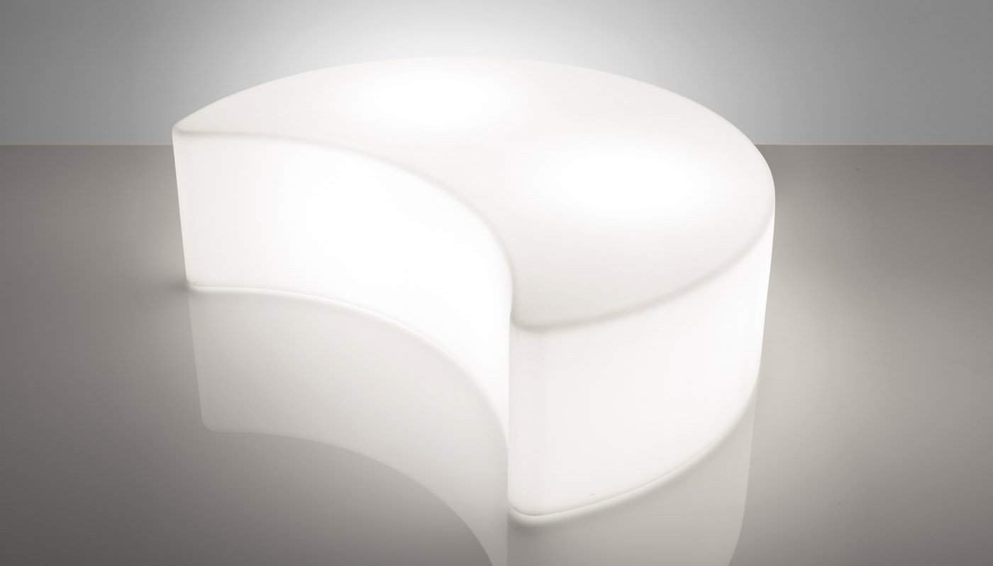 Leuchtpodest Sitzbank SLIDE MOON für Indoor + Outdoor | Produktpräsentation | brandamba.com