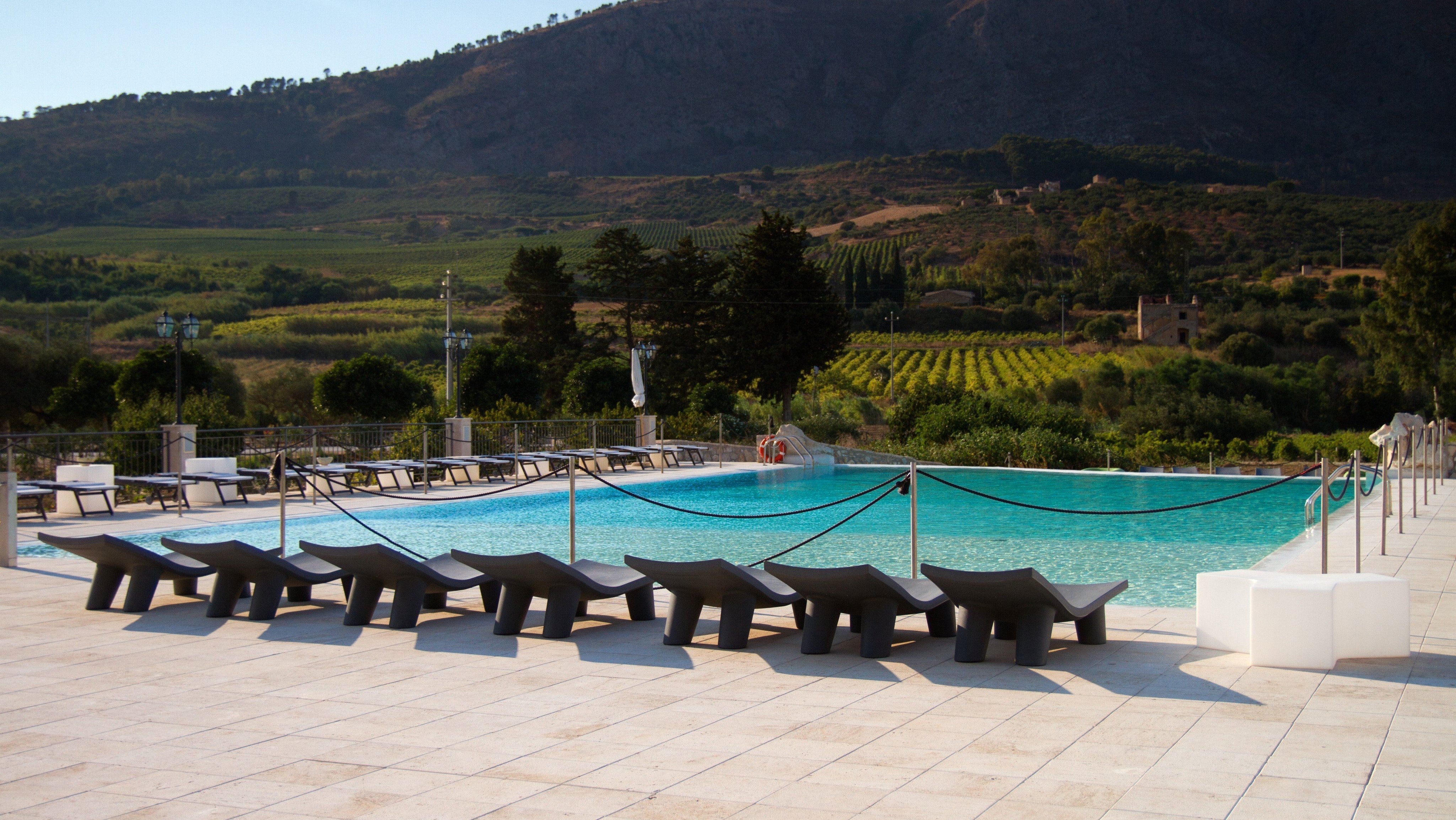 Liege LOW LITA LOUNGE von Paola Navone | Sitzmöbel | brandamba.com