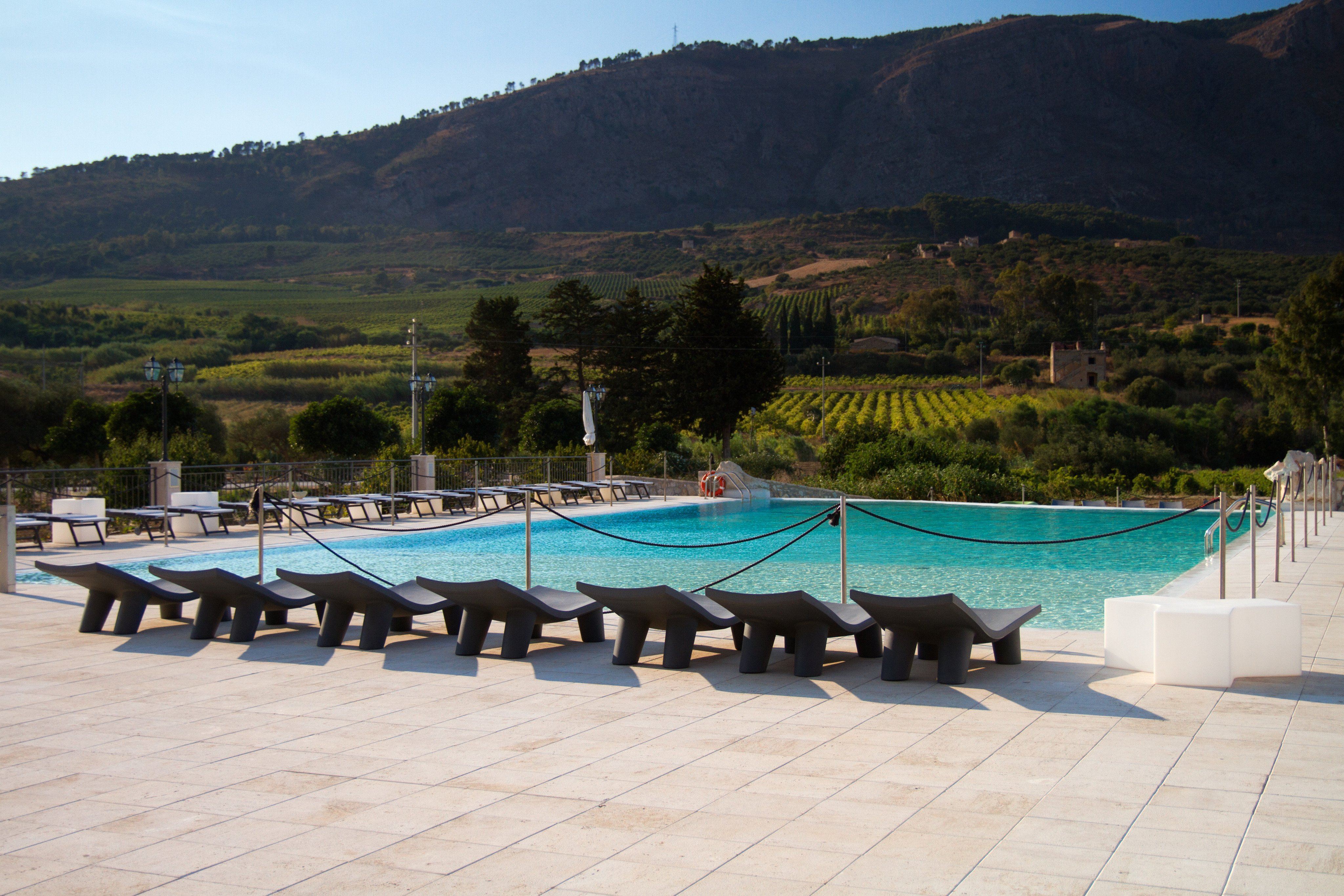 Liege LOW LITA LOUNGE von Paola Navone | Sitzmöbel | brandamba.com