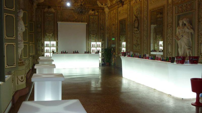 Set Slide Jumbo Leuchttheke Eventtheke 2x JUMBO CORNER + 3x JUMBO BAR | LED Theke | brandamba.com