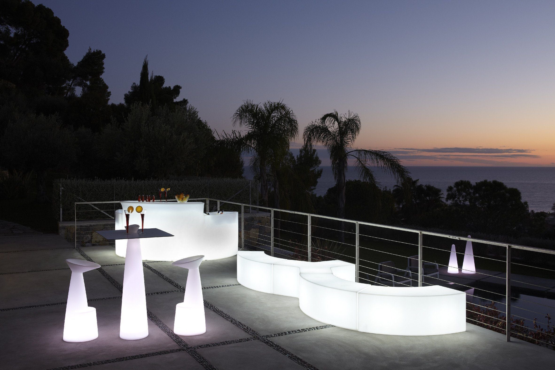 Slide BREAK BAR Leuchttheken-Set | 3 x BREAK BAR, Halbkreis | LED Theke | brandamba.com