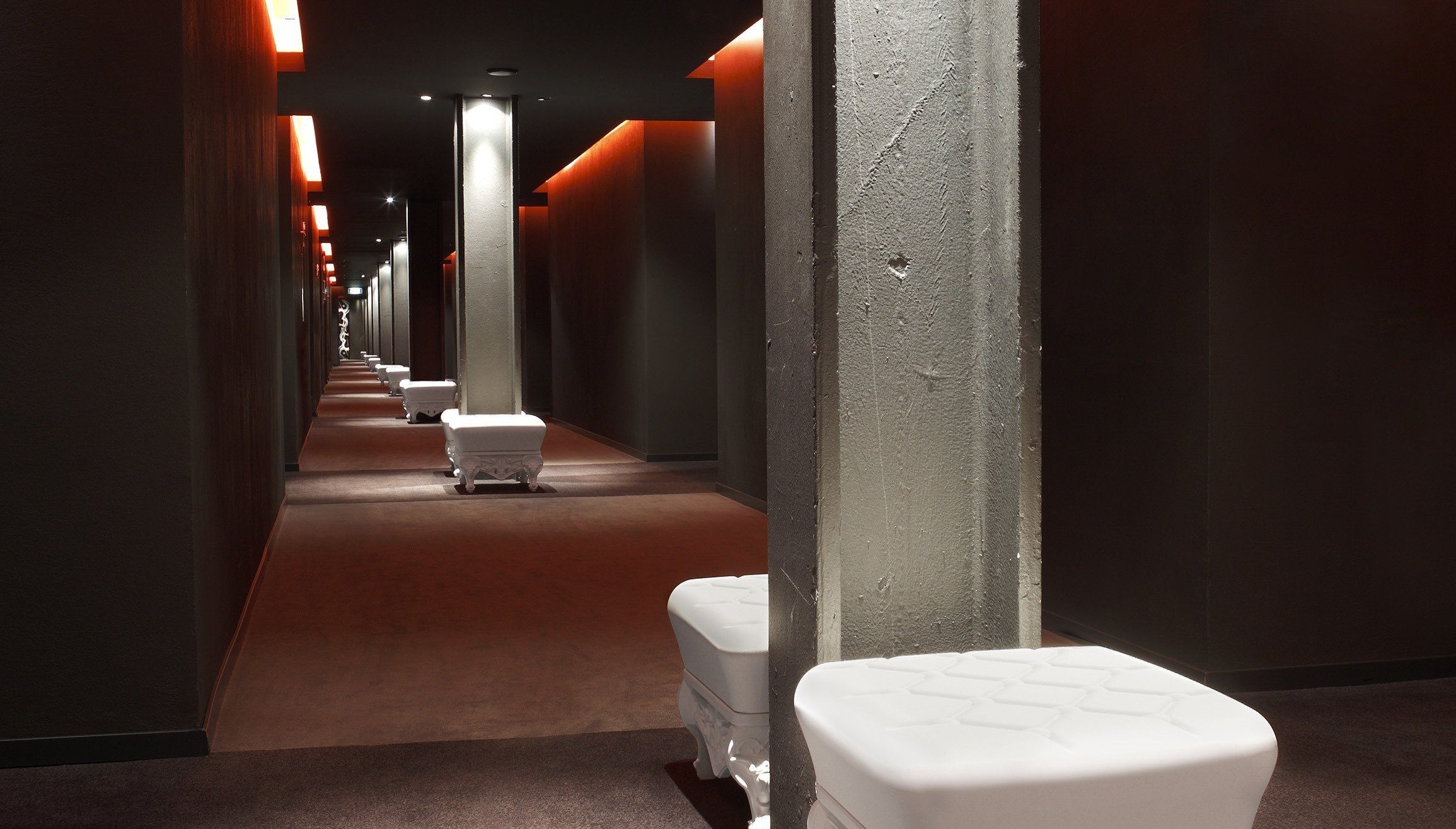 Slide Hocker LITTLE PRINCE OF LOVE für Indoor + Outdoor | Sitzmöbel | brandamba.com