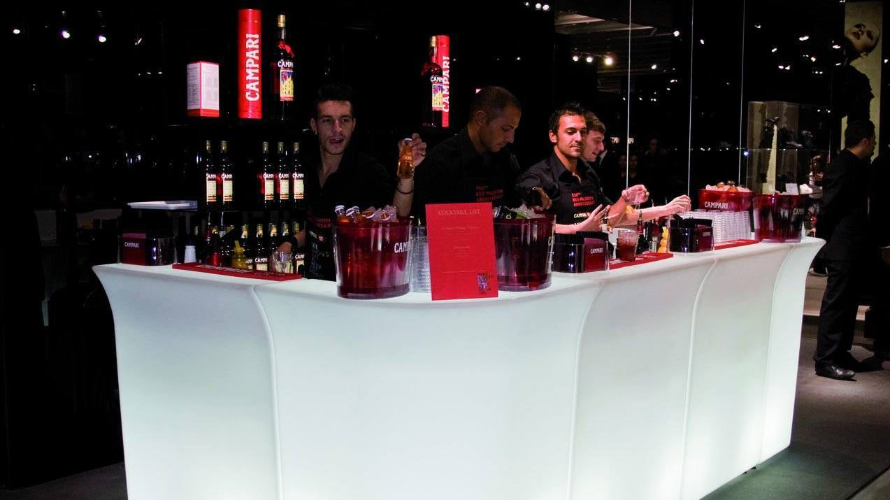 Slide JUMBO CORNER Leuchttheke Eventtheke Eckelement | LED Theke | brandamba.com