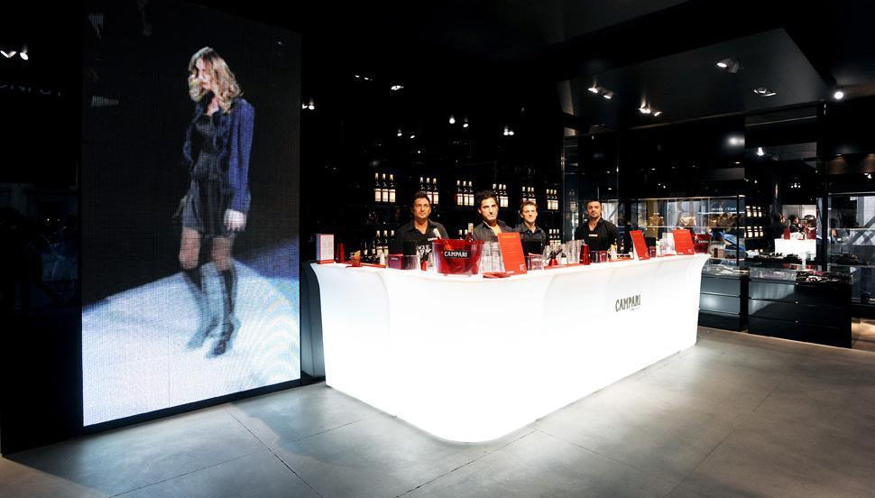 Slide JUMBO CORNER Leuchttheke Eventtheke Eckelement | LED Theke | brandamba.com