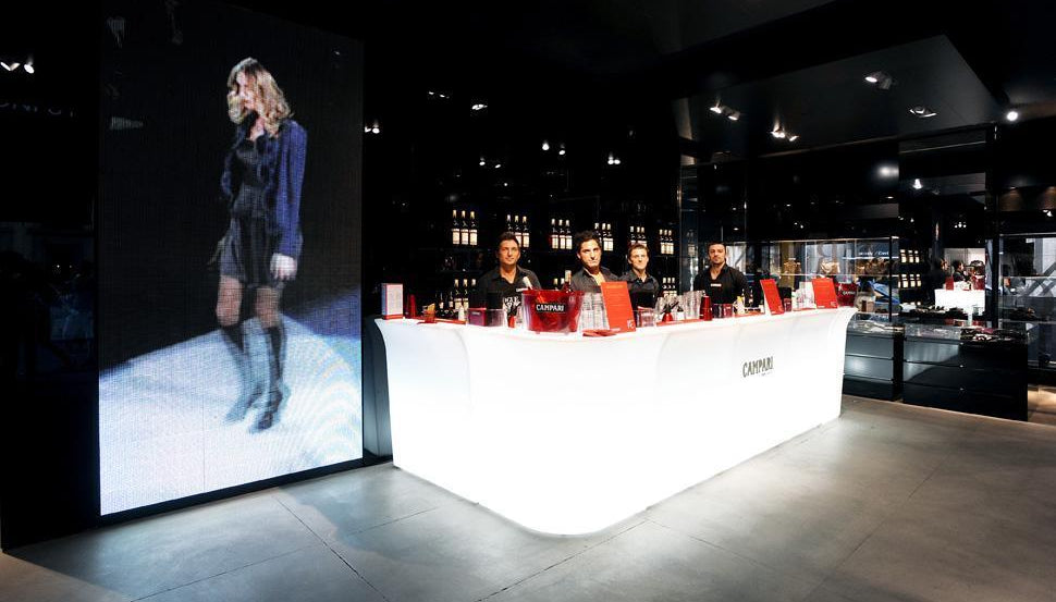 Slide JUMBO CORNER Leuchttheke Eventtheke Eckelement | LED Theke | brandamba.com