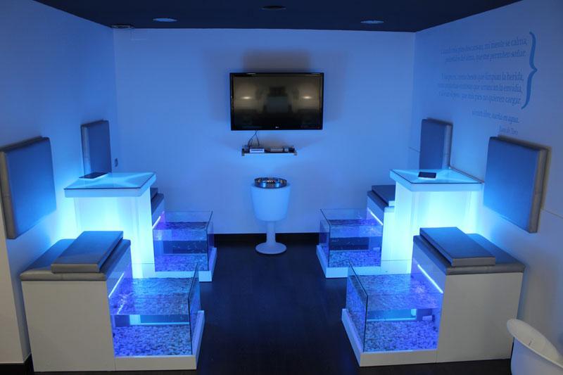 Slide Leucht-Stehtisch X2 für Indoor + Outdoor | Tische | brandamba.com