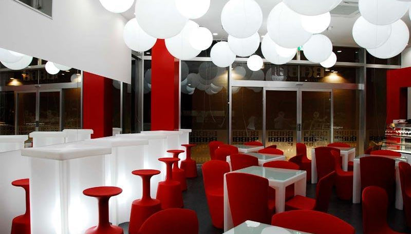 Slide Leucht-Stehtisch X2 für Indoor + Outdoor | Tische | brandamba.com