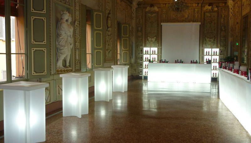 Slide Leucht-Stehtisch X2 für Indoor + Outdoor | Tische | brandamba.com