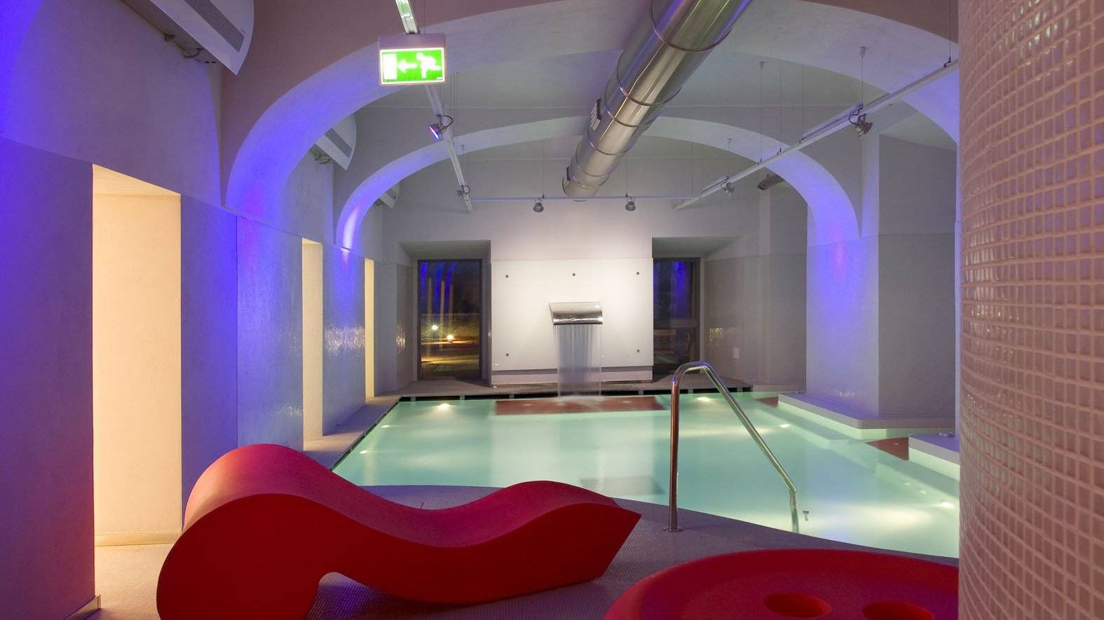 Slide Leuchthocker BOT ONE für Indoor + Outdoor | Sitzmöbel | brandamba.com