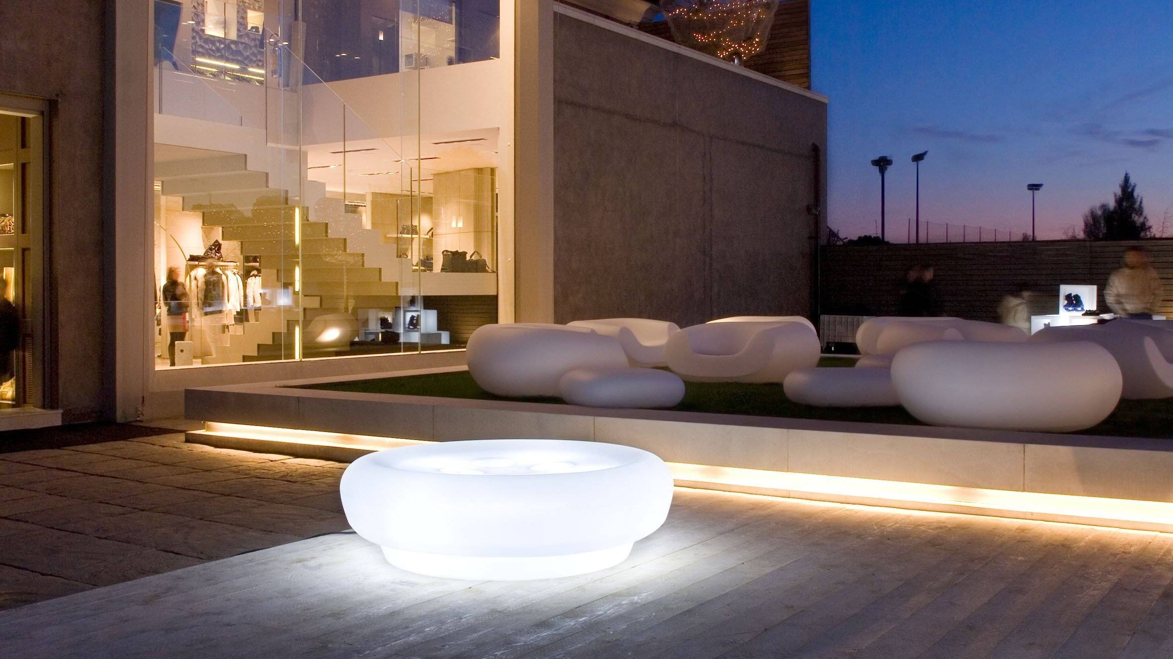 Slide Leuchthocker BOT ONE für Indoor + Outdoor | Sitzmöbel | brandamba.com