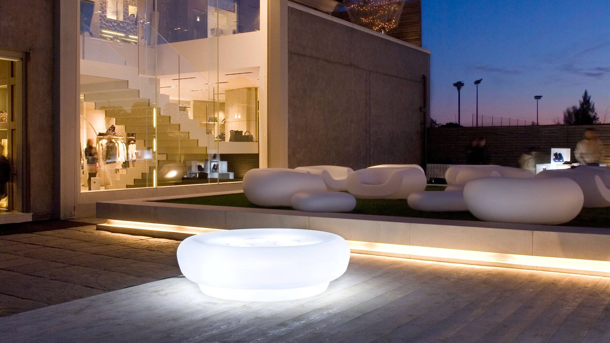 Slide Leuchthocker BOT ONE für Indoor + Outdoor | Sitzmöbel | brandamba.com