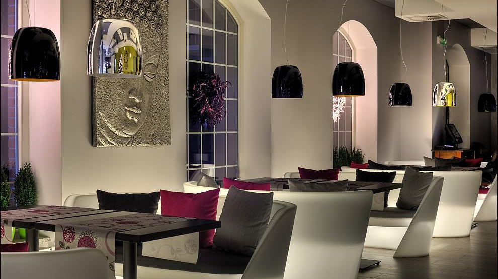 Slide Leuchtsofa RAP von Karim Rashid | Sitzmöbel | brandamba.com